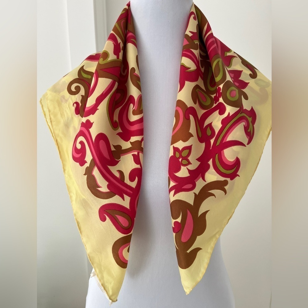 VINTAGE Scarf Square Made Japan Hand Rolled Hem Vibrant Paisley Pattern Chic